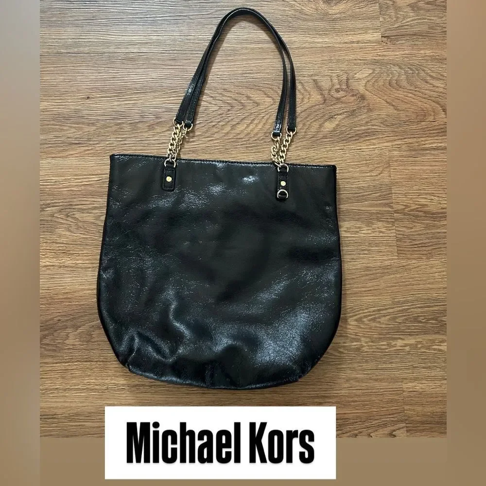 MICHAEL KORS black gold shoulder bag purse tote